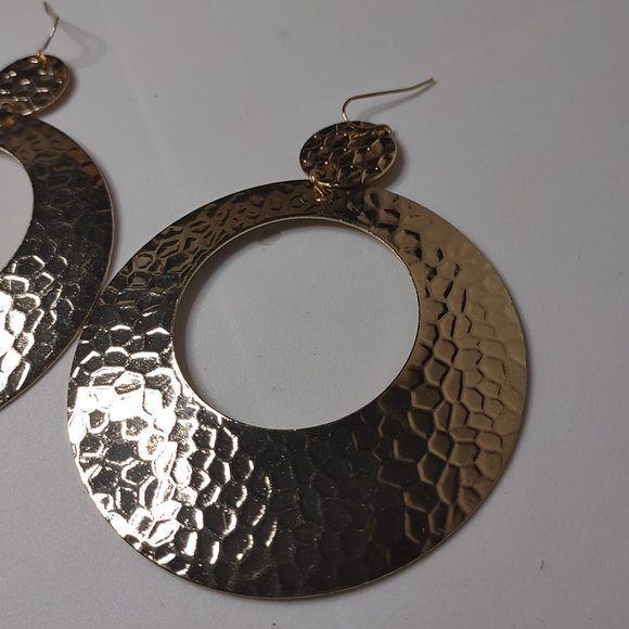 Large Round Gold Tone Metal Dangle Earrings - Picture 3 of 10